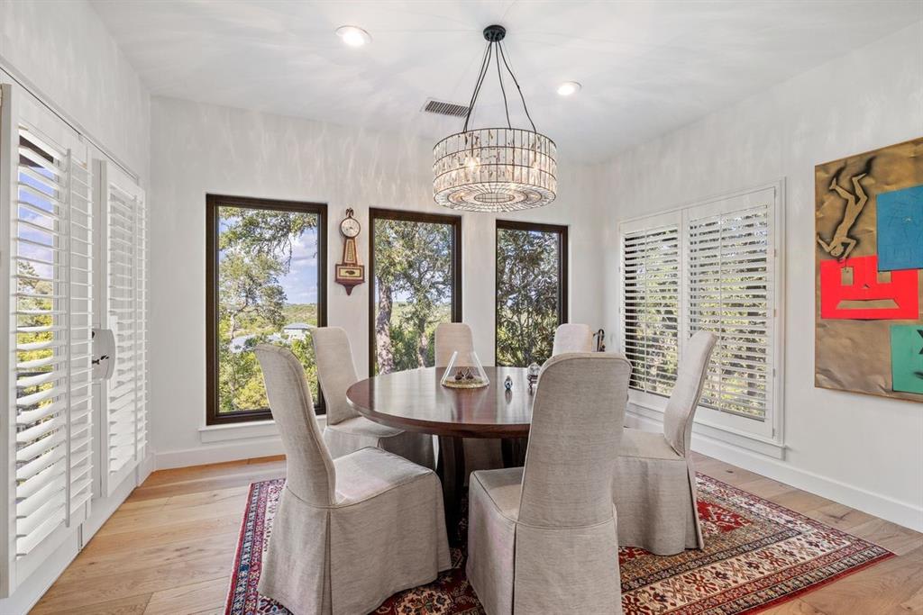 300 Mesa Dr