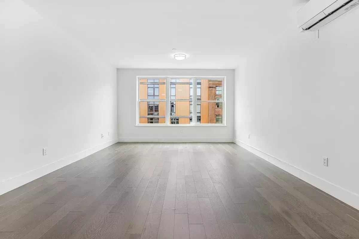 154 Graham Ave. Unit: 4F