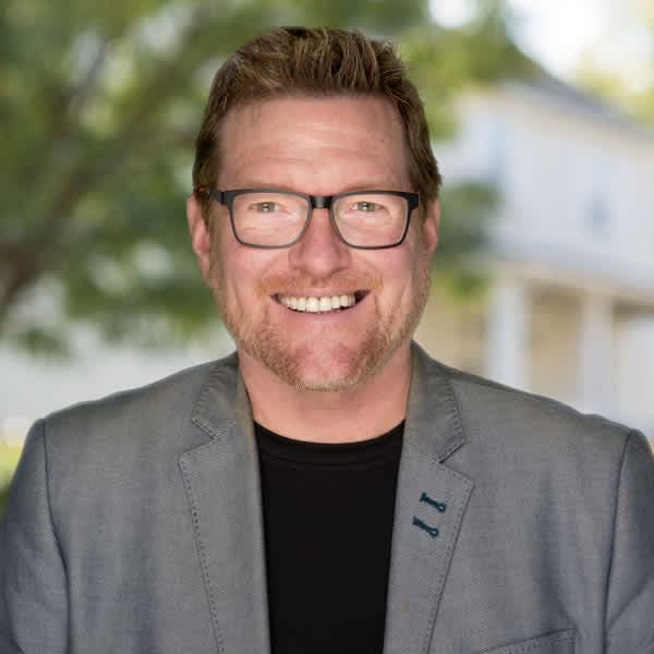 About Chris Gabriella