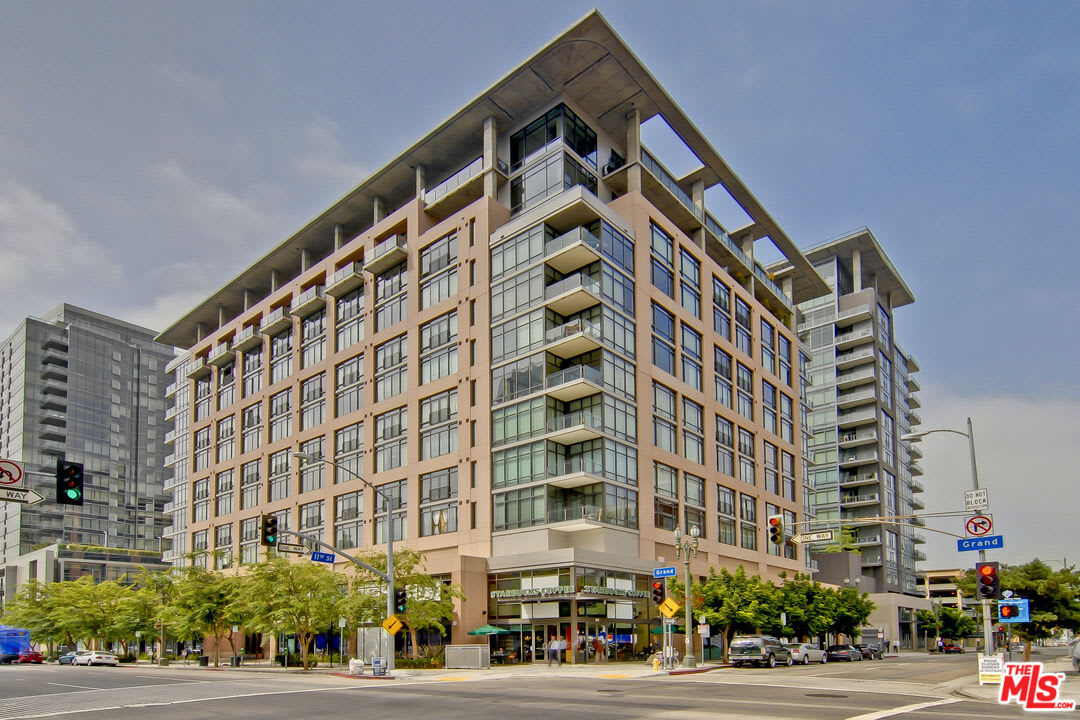 1111 S Grand Ave #1205