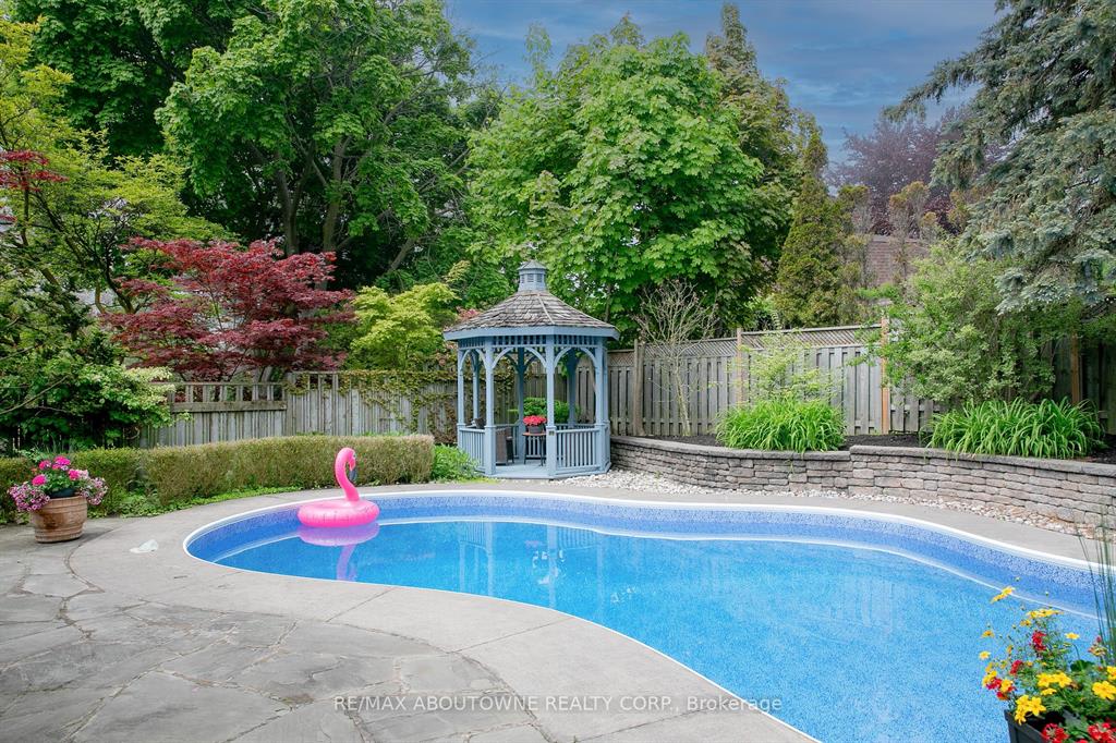 2269 All Saints Crescent Oakville