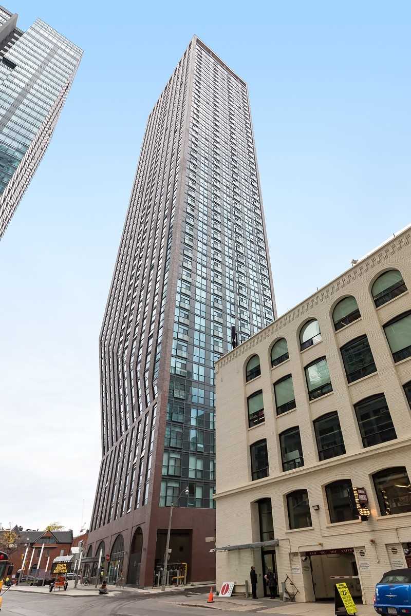 Toronto Penthouse Apartments With View photo
