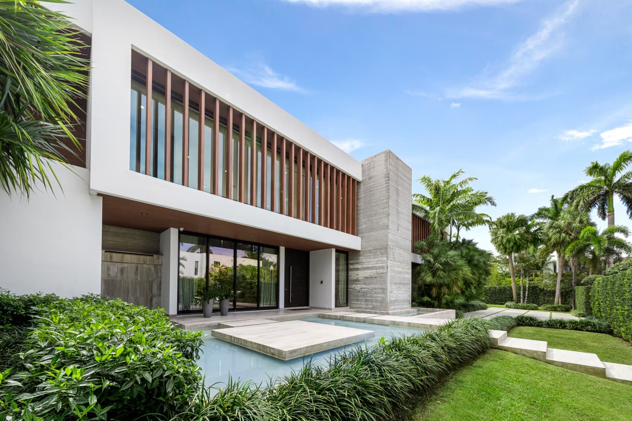 This $16.5 Million Home on Florida’s Bay Harbor Islands Is the Epitome of Tropical Modernism