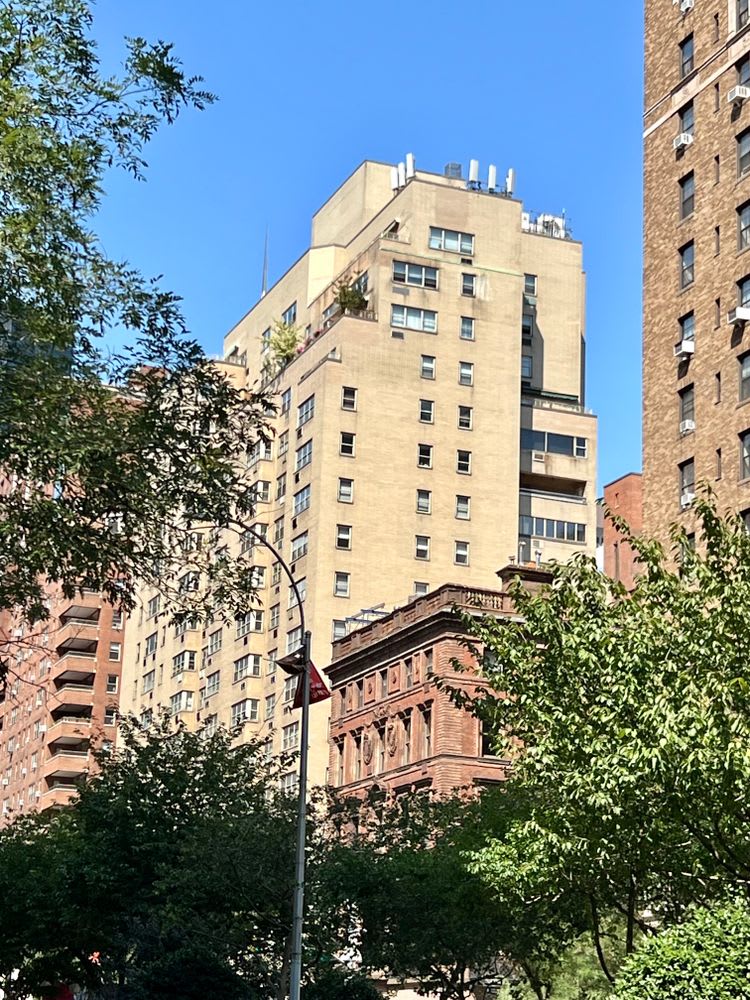 35 Park Avenue Unit: 3J