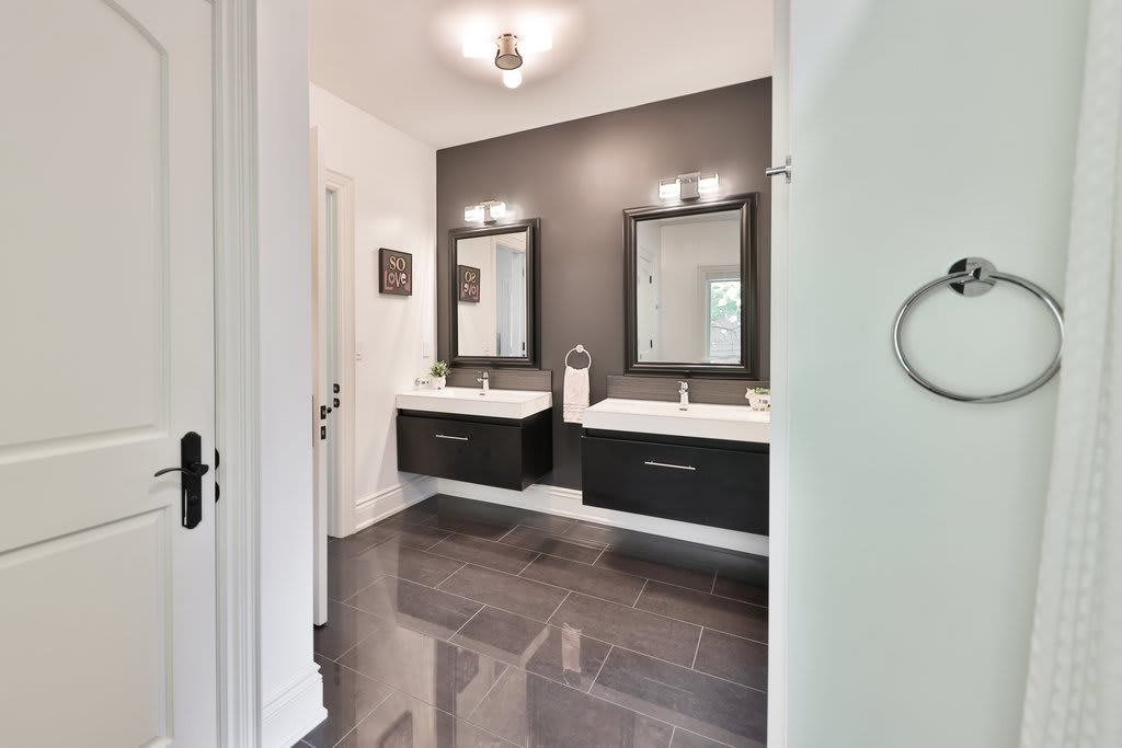 2015 Elmhurst Avenue, Oakville