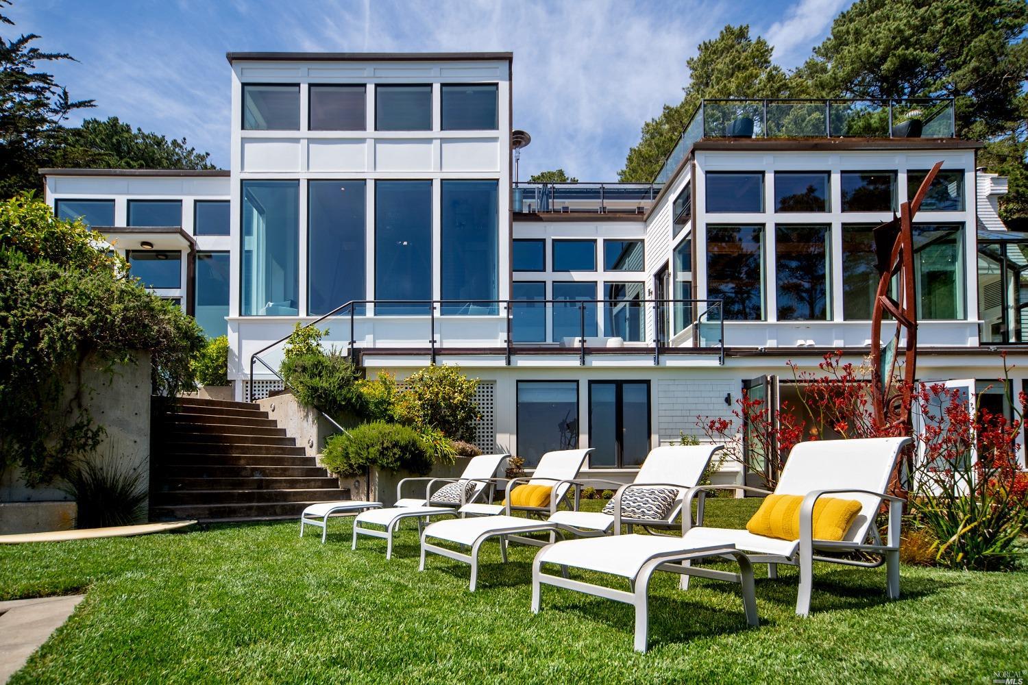 Exterior Yard Pool