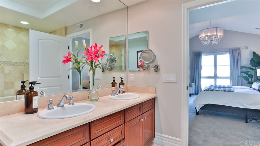 12026 Hoffman St #401