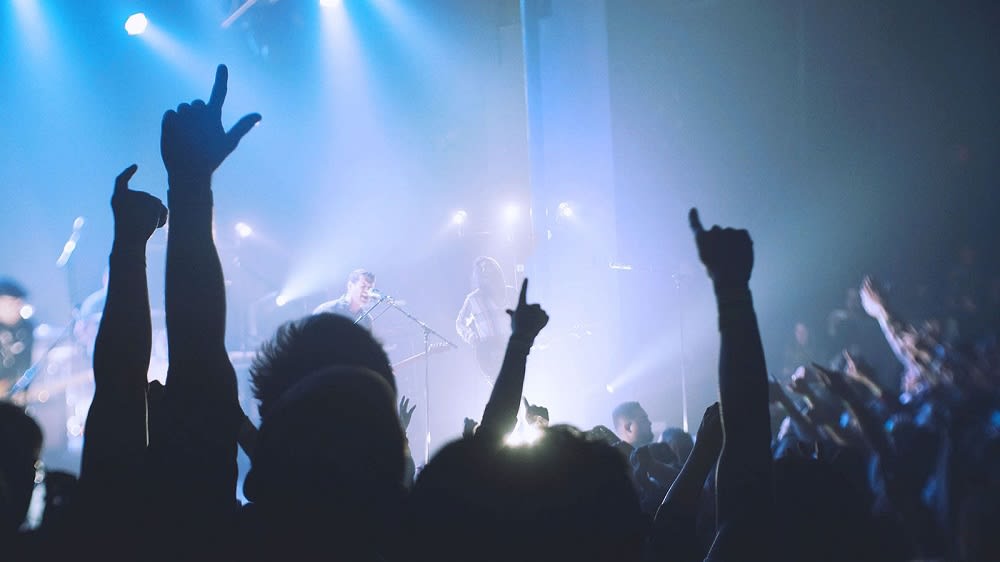 where-to-enjoy-live-music-in-bend-oregon-joe-dehart