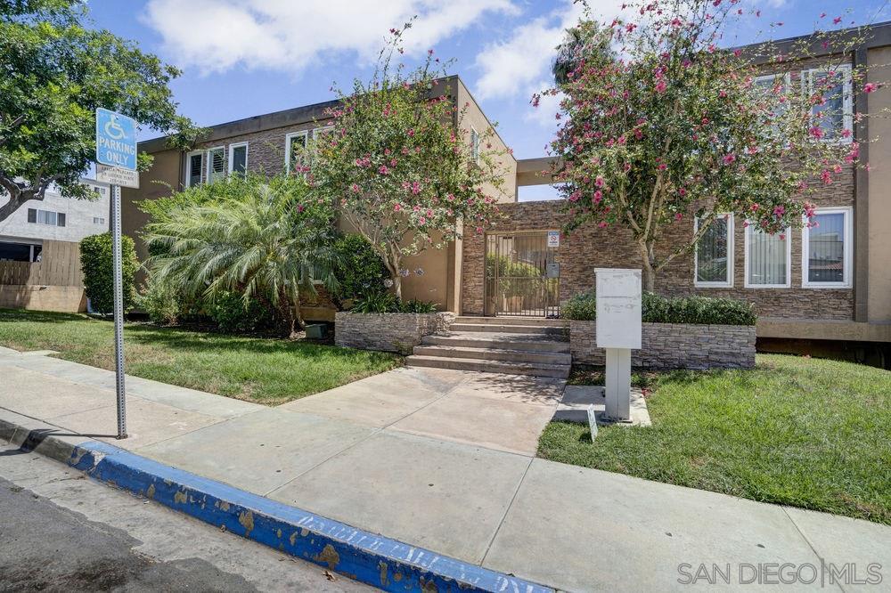 5511 Adelaide Ave Unit: 17