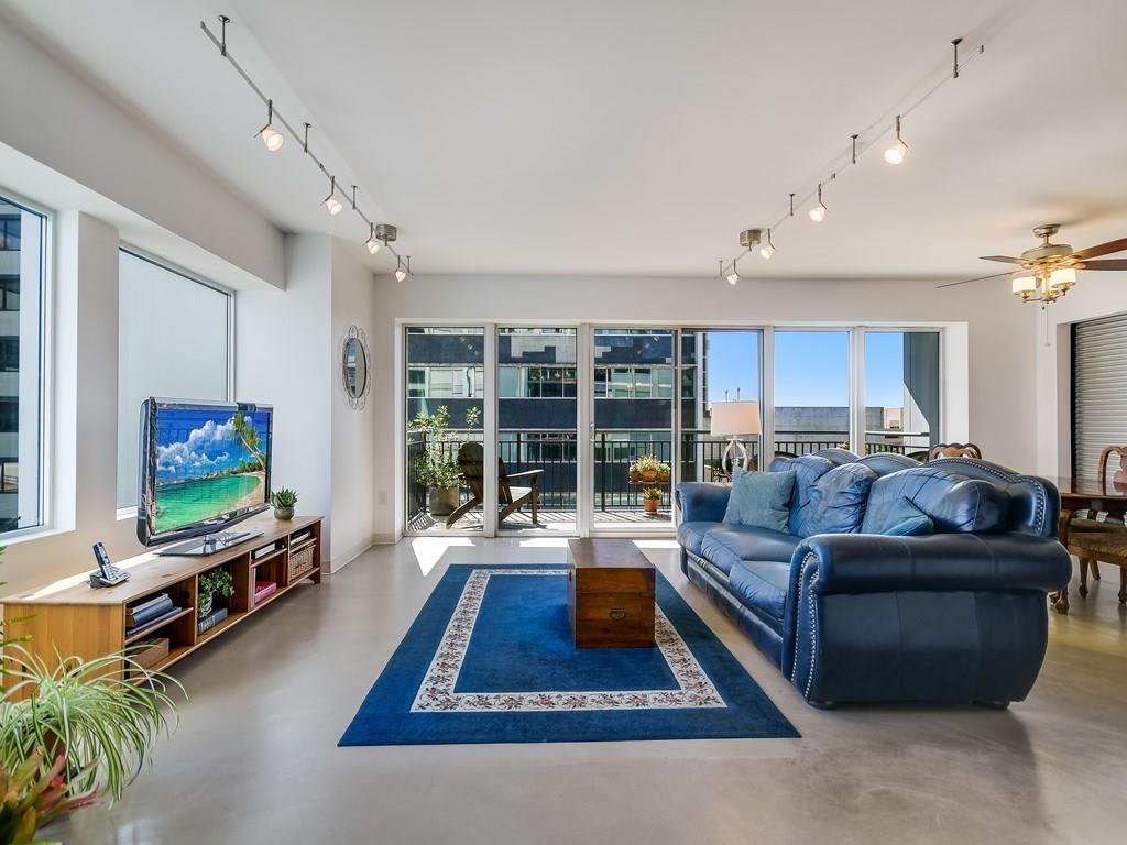 800 Brazos St, #1007