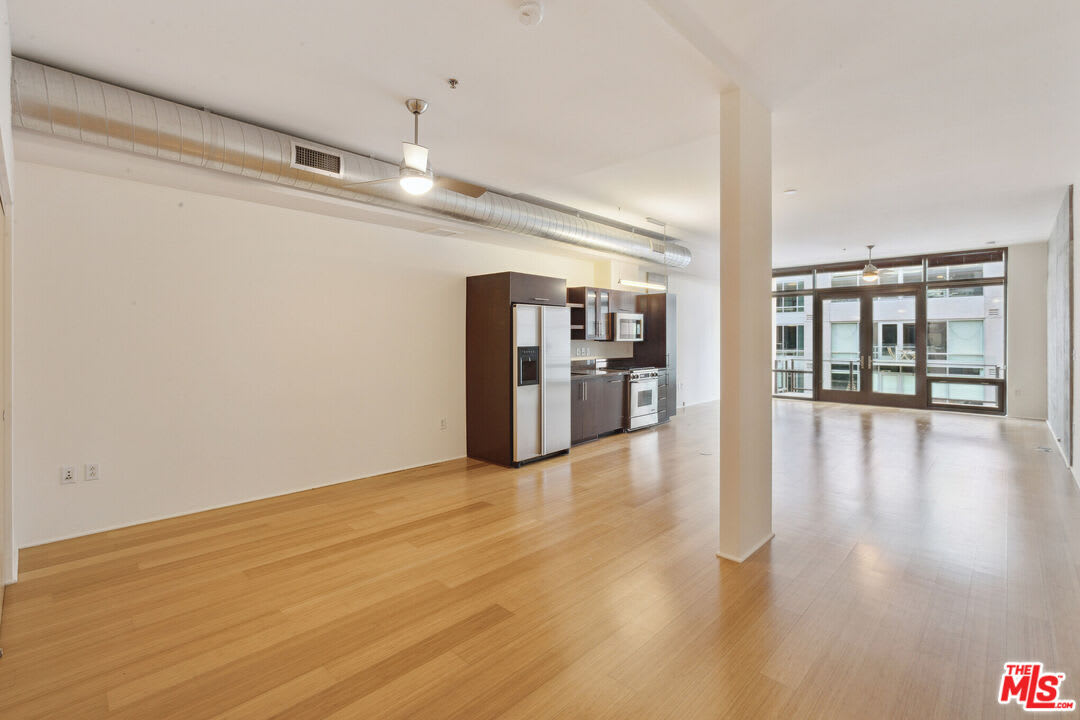 1111 S Grand Ave #1205