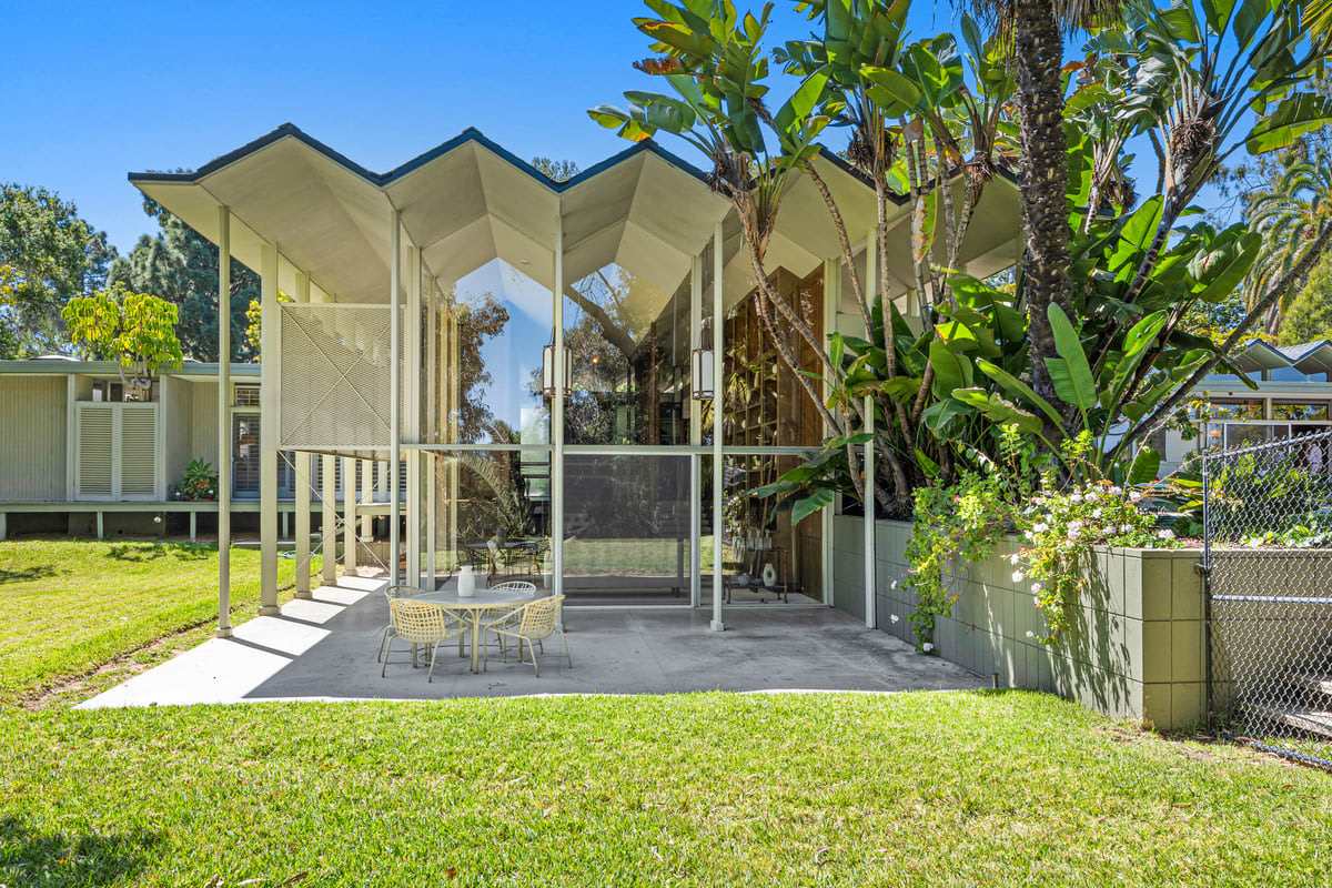 Mid-Century Modern by Frank Lloyd Wright Apprentice! The Dupont Residence: 4545 North Lane