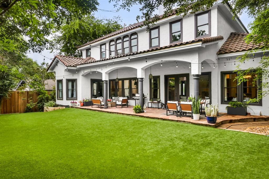 2621 Exposition Blvd