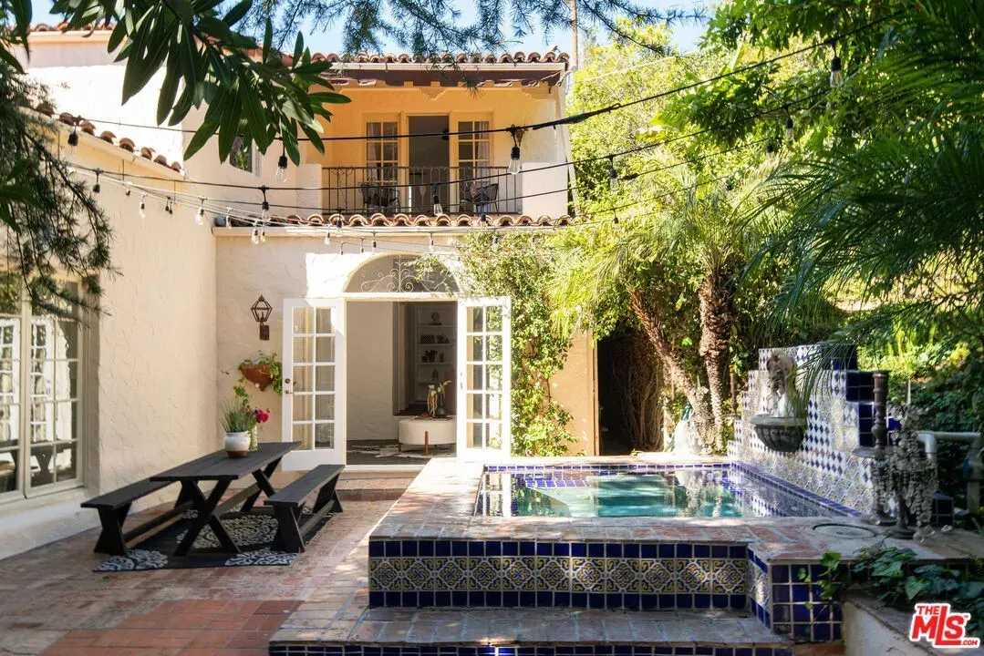Beautiful Beachwood Canyon Spanish