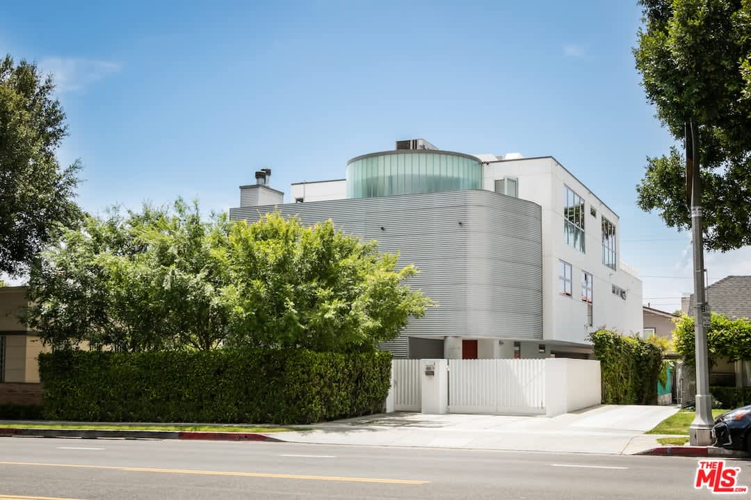 429 N Larchmont Blvd