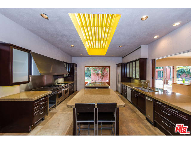 153 S Burlingame Ave