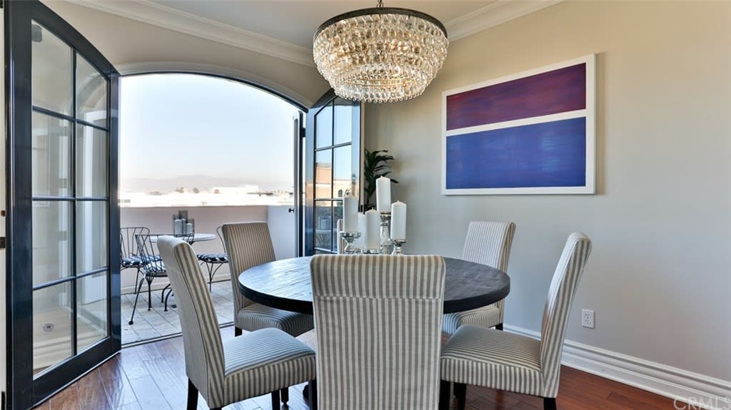 12026 Hoffman St #401