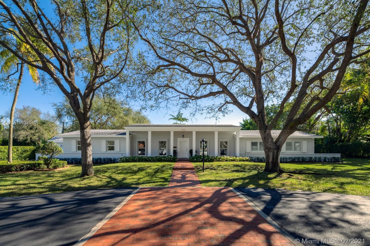 Condos for Sale in Pinecrest FL The Elena Kemper Group