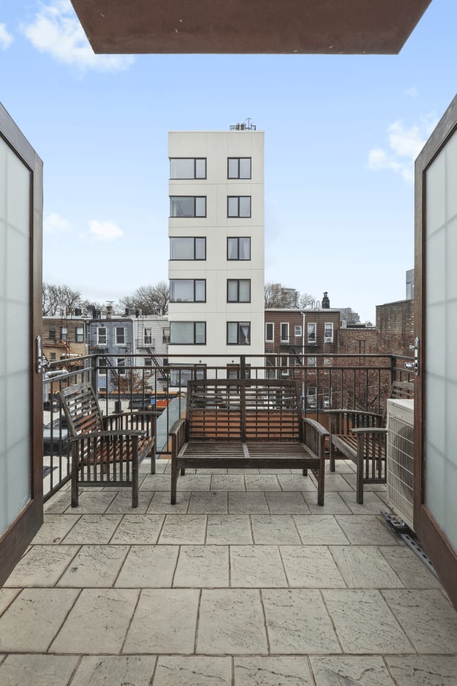 605 Manhattan Avenue Unit: 4