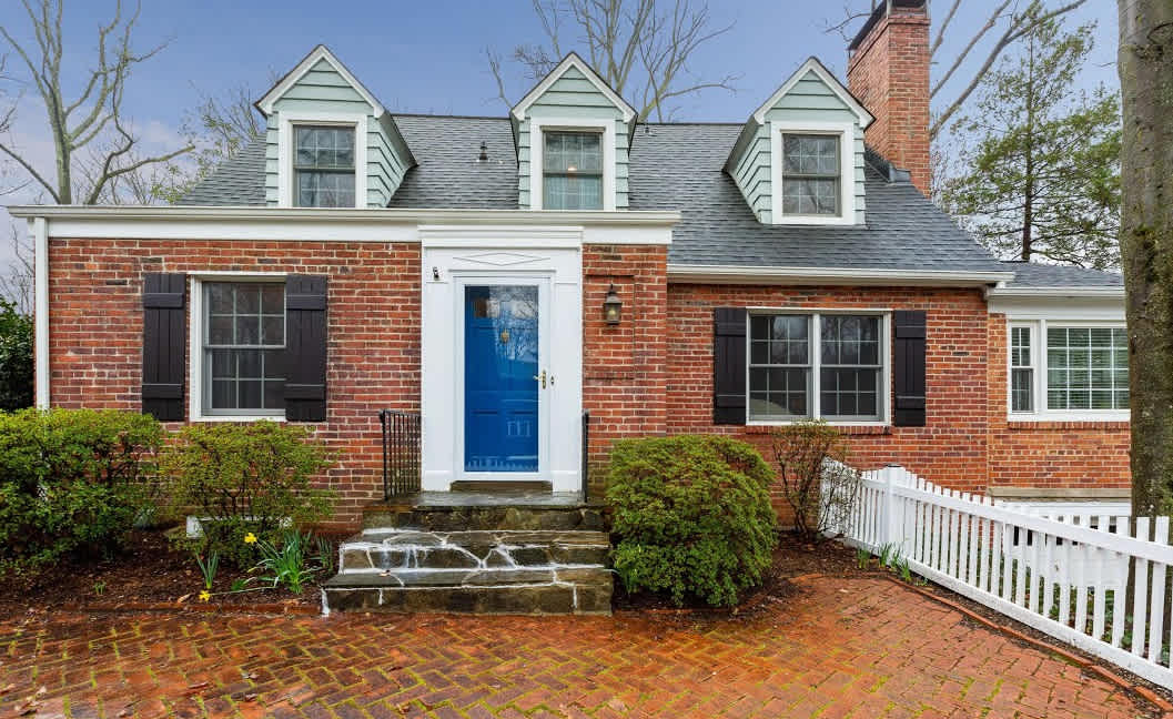 Classic Cape Cod in Arlington