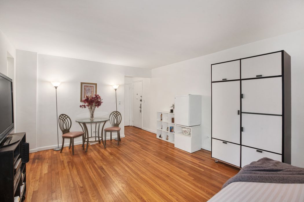 60 East 9th Street, Unit 530