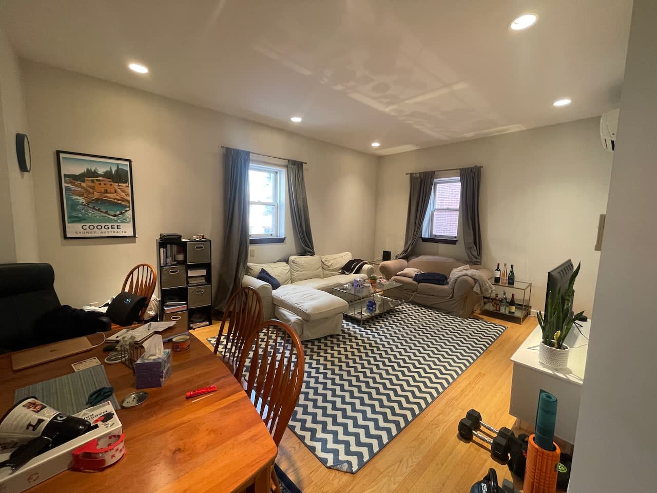 Back Bay / South End Border - 2 bed 1 bath w/ common laundry and common roof deck! Available MAY! 