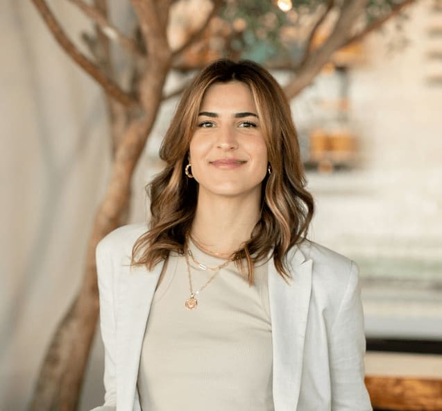 Lindsey DelaTorre Pacific Oak Real Estate Services