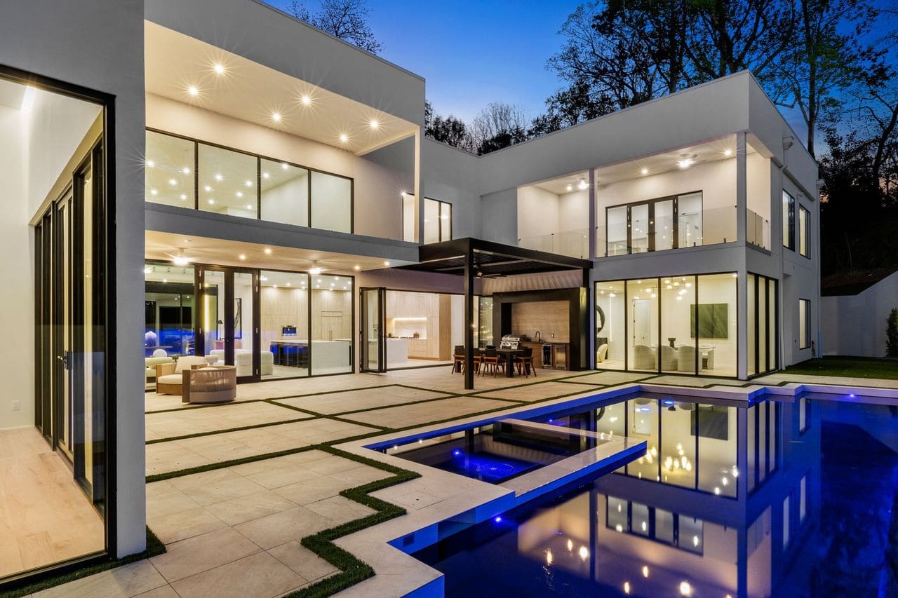 This Modern Atlanta Mansion With 5 Kitchens Can Be Yours for $7.5 Million