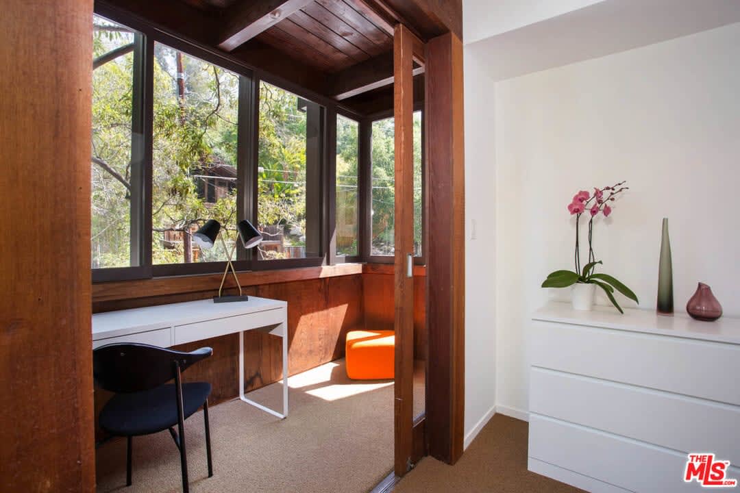 10274 Chrysanthemum Ln