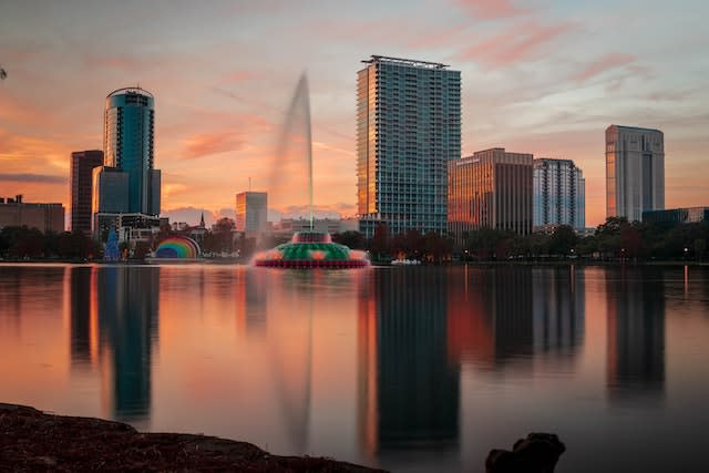 City view over the Lake Eola