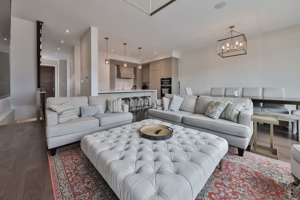 10 Maple Grove Dr 16, Oakville