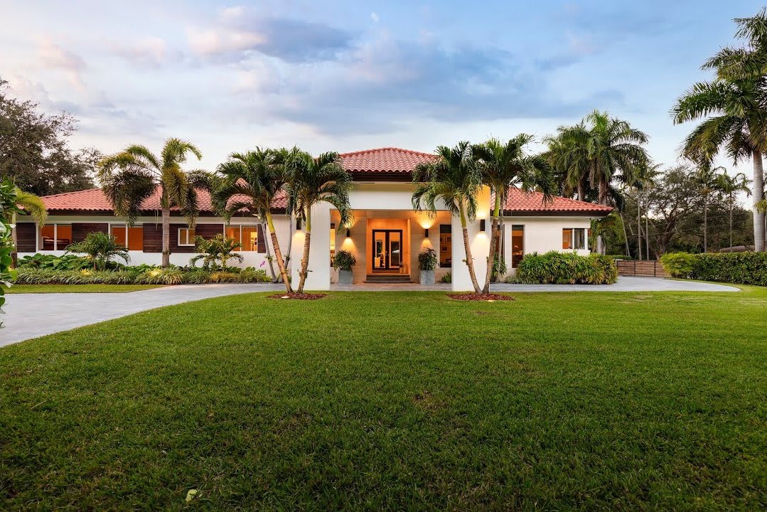 Impeccably Pristine Estate | 9200 SW 60 Court, Pinecrest