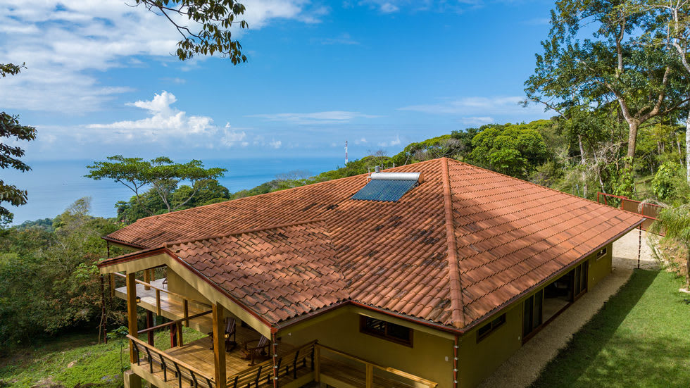 VACATION DREAM HOME WITH OCEAN VIEW IN THE ESCALERAS COMMUNITY OF DOMINICAL