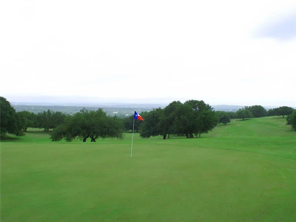 900,901,902 Daviot Dr