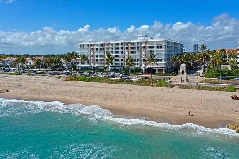 Winthrop House Condos Neighborhood Guide