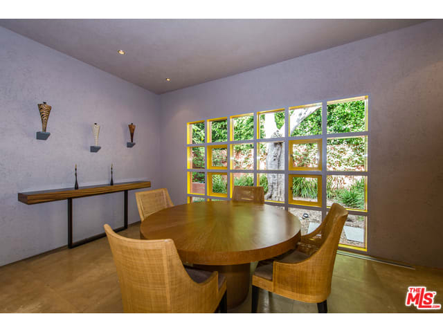 153 S Burlingame Ave