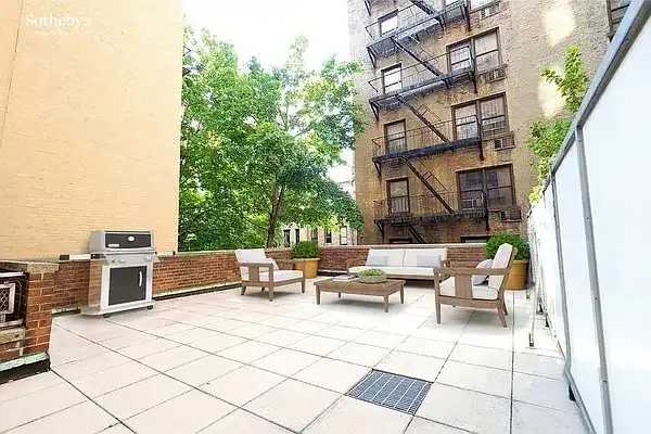 140 East 83rd Street Unit: 2E