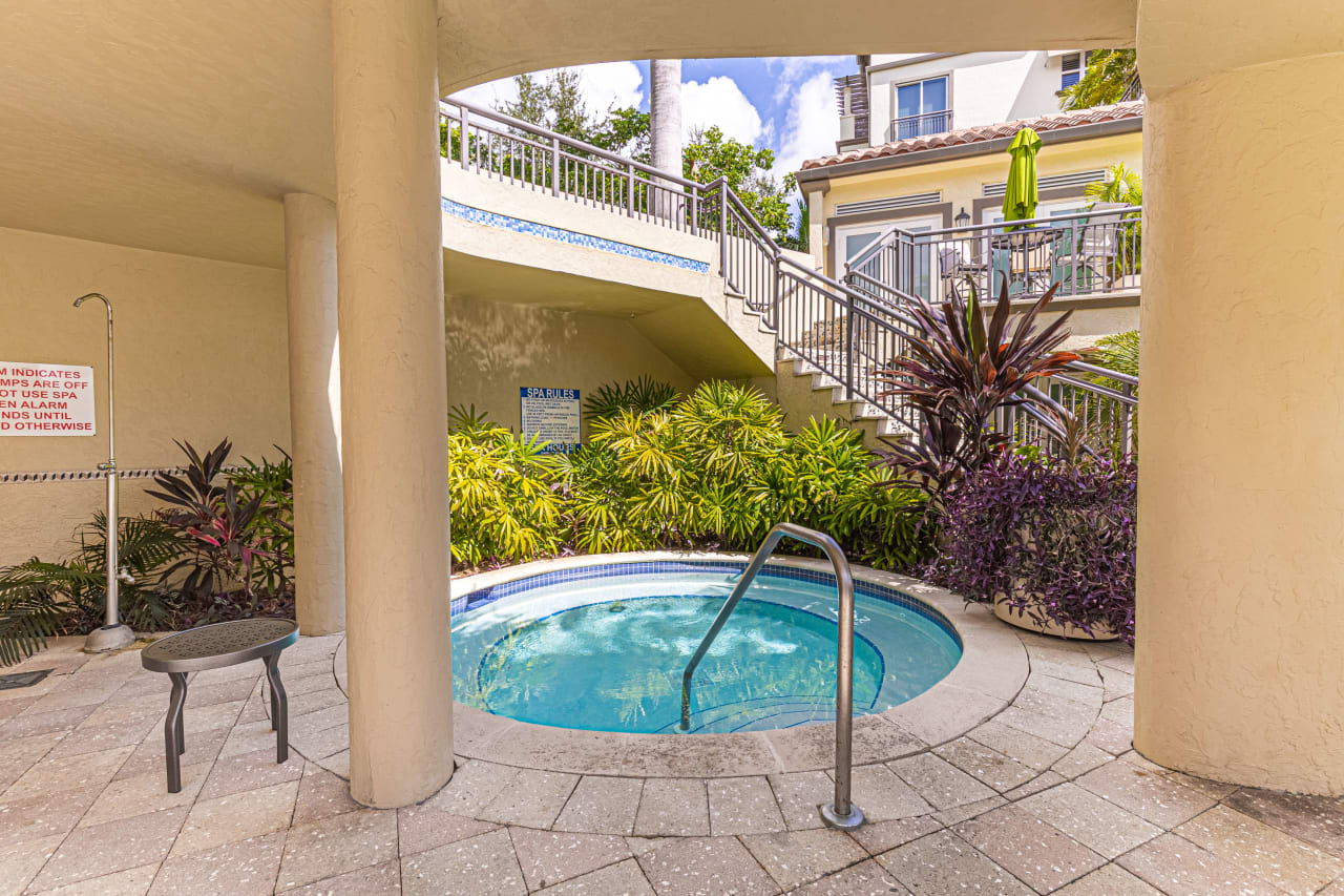 Wilton Station Wilton Manors, FL Condominium Condos For Sale