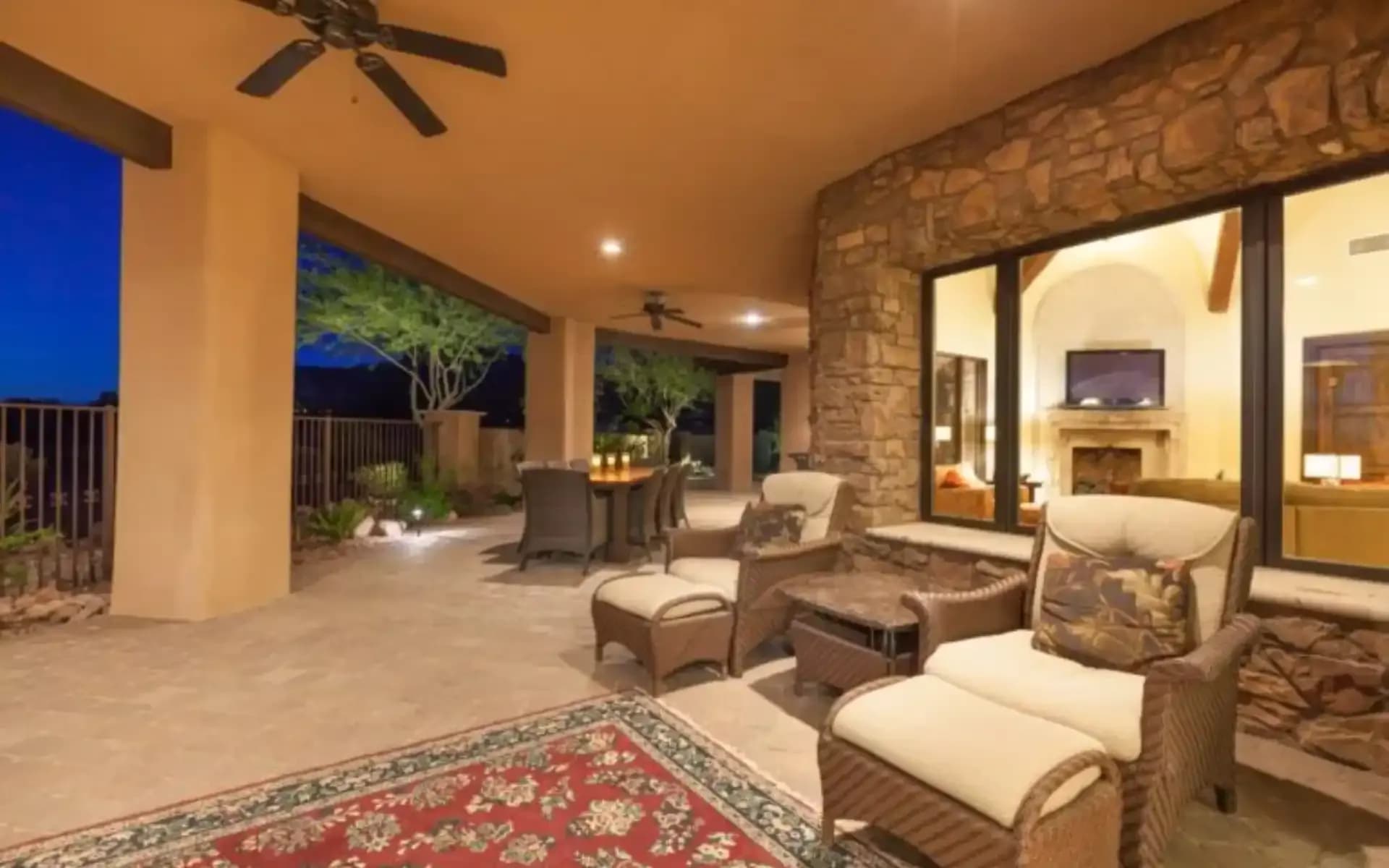 https://res.cloudinary.com/luxuryp/images/f_auto,q_auto/ujtewtaofmbzslaxptes/optimized-summerlin_photo_home-768x512-1