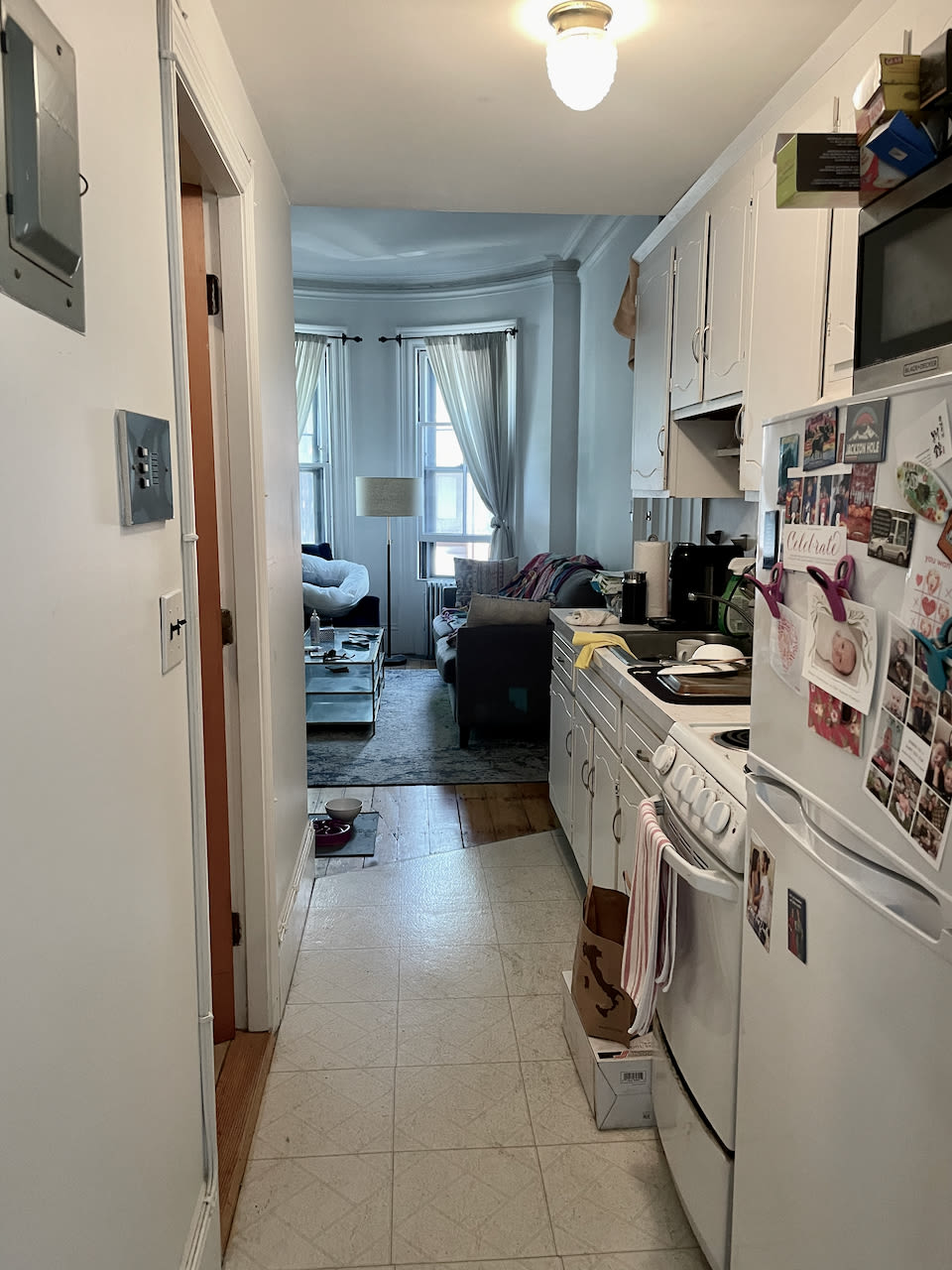 Appleton Street - APRIL 1 - Parlor 1 bed 1 bath - heat and hot water included - PETS NEGOTIABLE! 