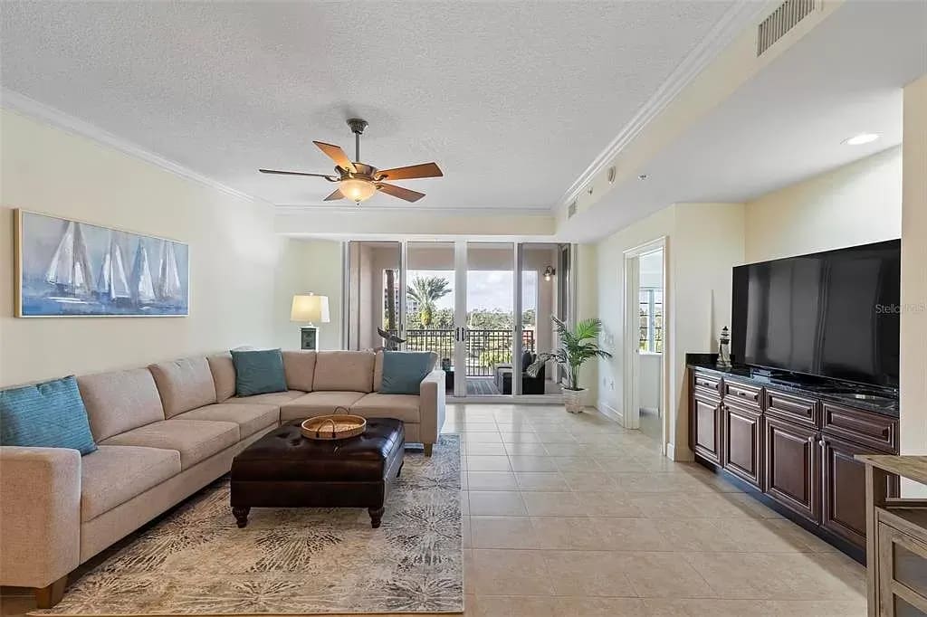 102 YACHT HARBOR DRIVE Unit: 369