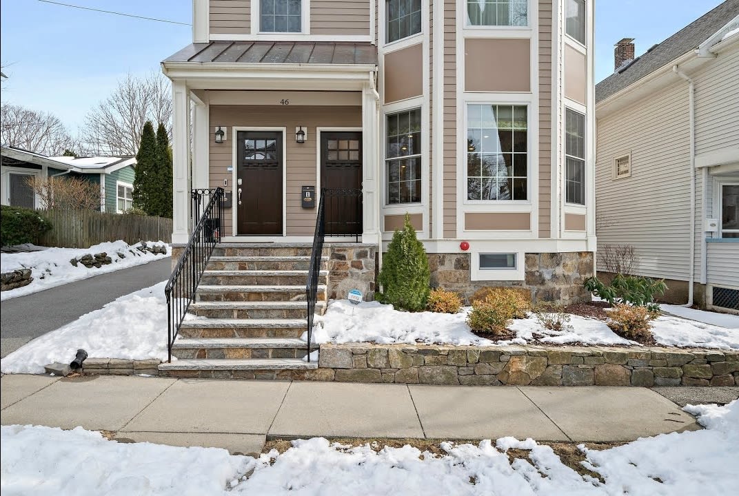 46 Ackers Avenue #1, Brookline