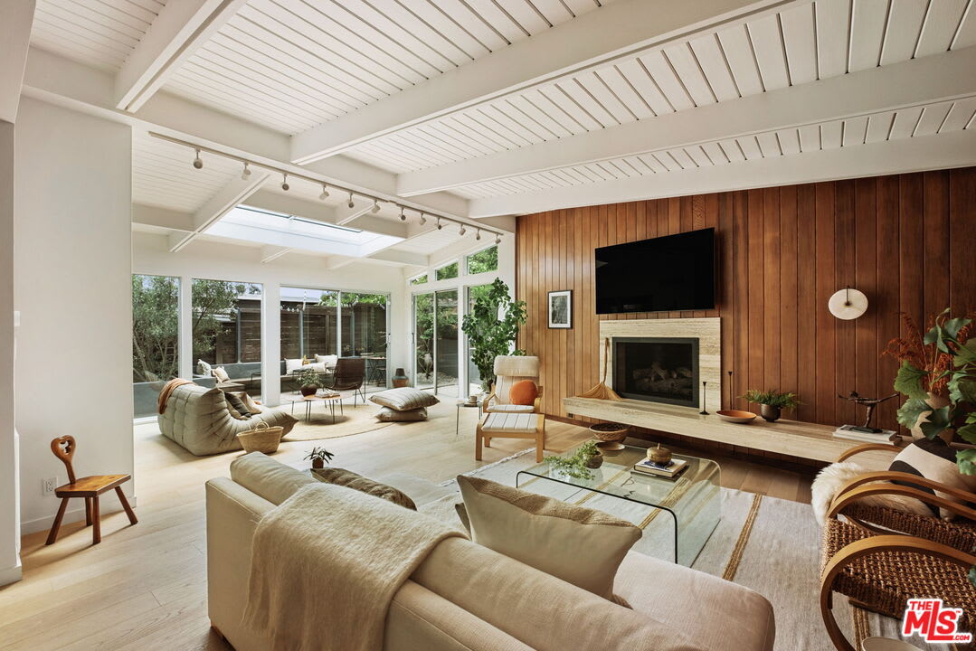 Bright Silver Lake Mid Century