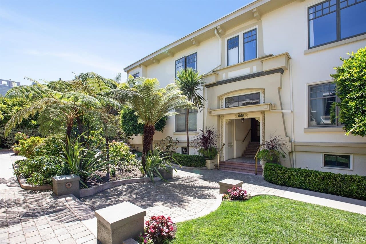 RUSSIAN HILL COURTYARD CONDO