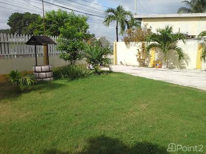 Corozal Gem - 2300 sq ft, 2 story, 4 bed, 4 bath single-family home 