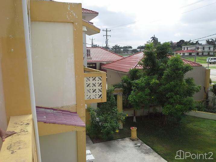 Corozal Gem - 2300 sq ft, 2 story, 4 bed, 4 bath single-family home 