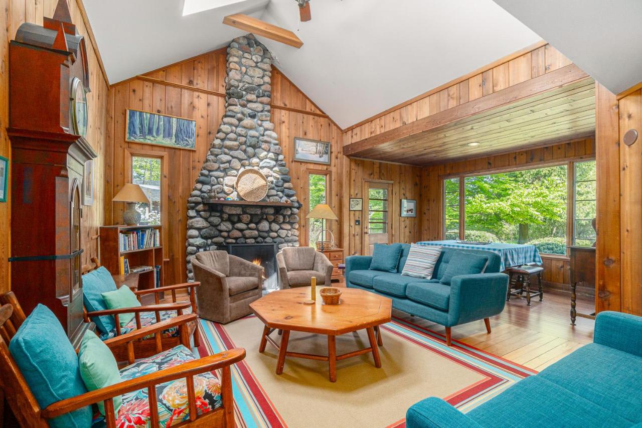 Bricker Cottage Little Glen Lake, Michigan