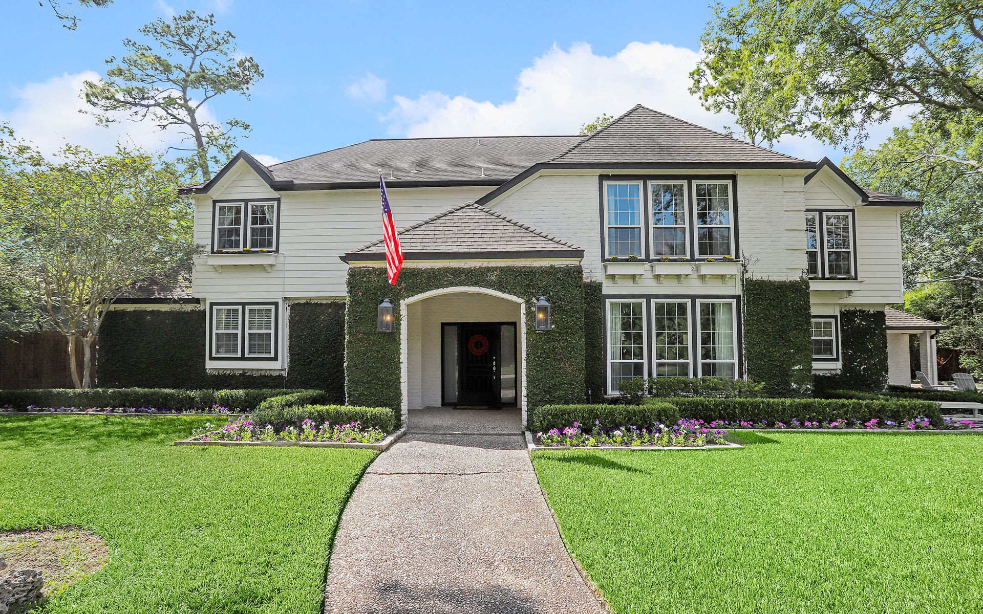 Memorial, Houston, TX Luxury Real Estate for Sale | Caroline Bean - Luxury Housing Options Memorial Area Houston