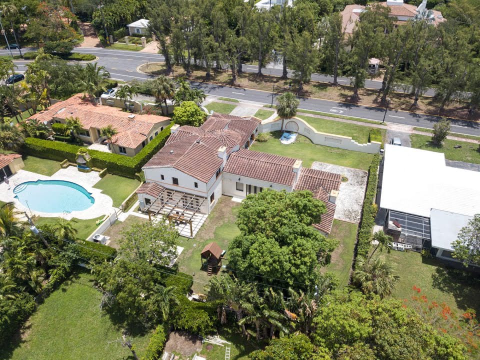 4516 Pine Tree Drive, Miami Beach, FL 33140
