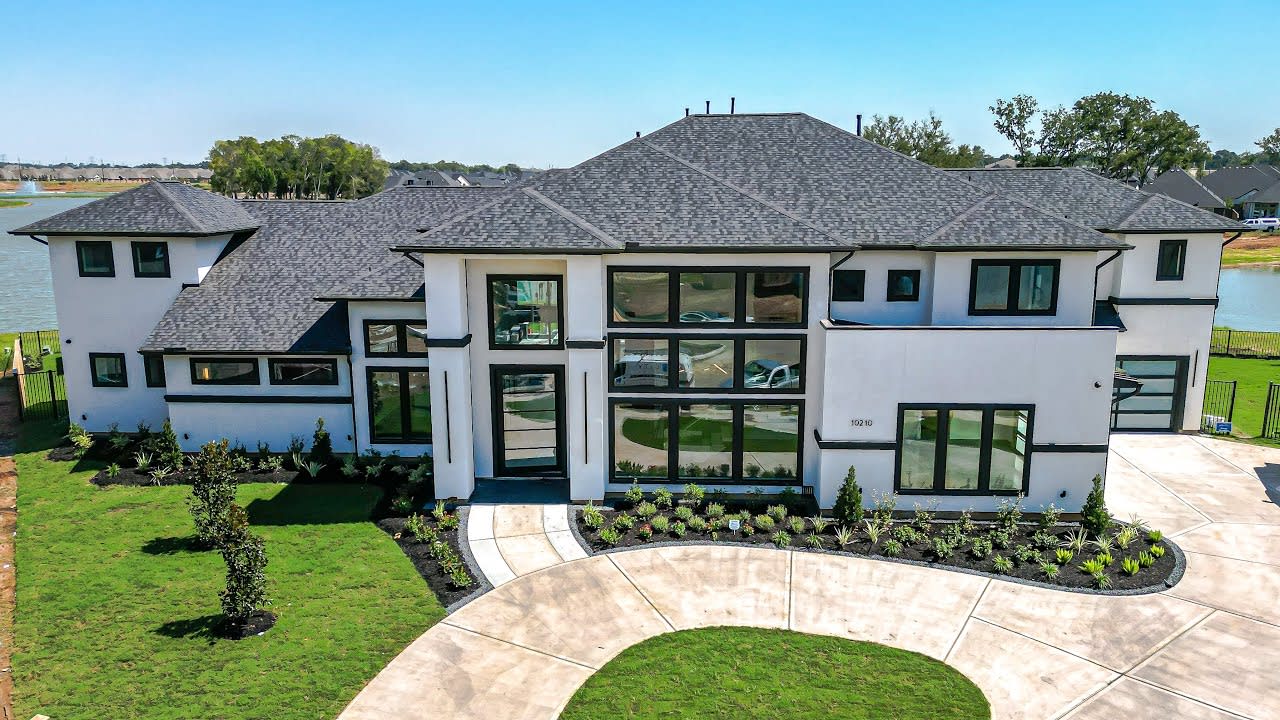 INSIDE A MODERN LUXURY HOUSE TOUR NEAR HOUSTON TEXAS WITH POOL
